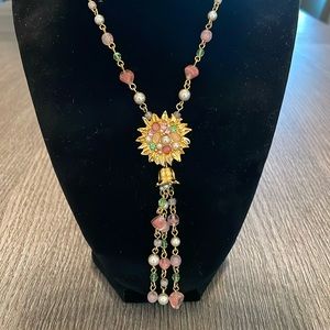 Fun fashion necklace